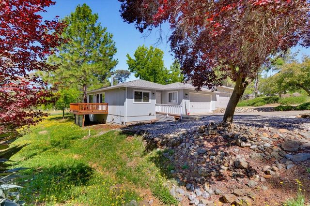 23198 Lone Pine Dr, Auburn, CA 95602