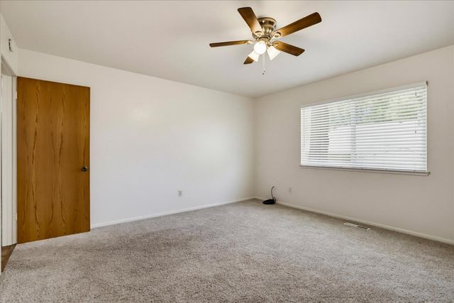 23198 Lone Pine Dr, Auburn, CA 95602
