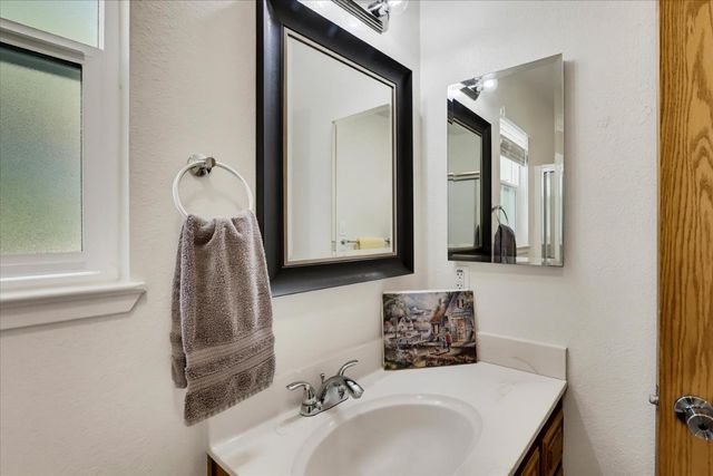 23198 Lone Pine Dr, Auburn, CA 95602