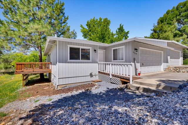 23198 Lone Pine Dr, Auburn, CA 95602