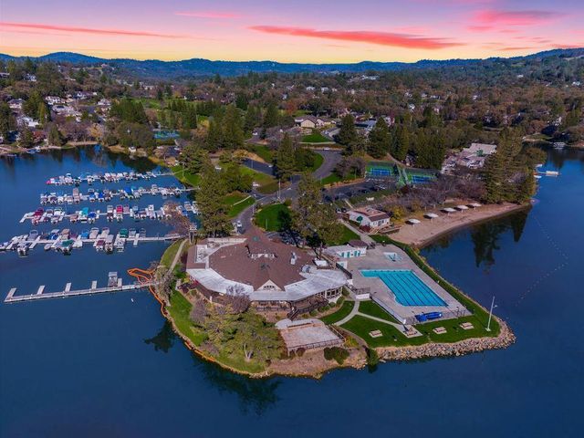 23198 Lone Pine Dr, Auburn, CA 95602