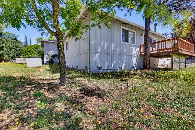 23198 Lone Pine Dr, Auburn, CA 95602
