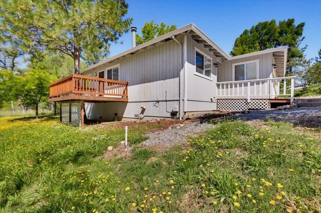 23198 Lone Pine Dr, Auburn, CA 95602
