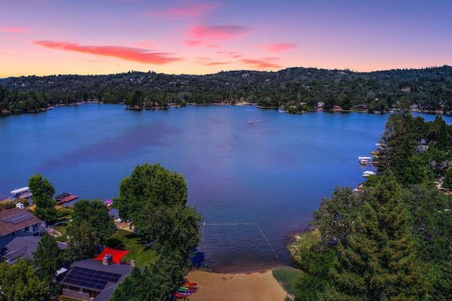 23198 Lone Pine Dr, Auburn, CA 95602