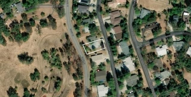 23198 Lone Pine Dr, Auburn, CA 95602