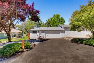 23198 Lone Pine Dr, Auburn, CA 95602