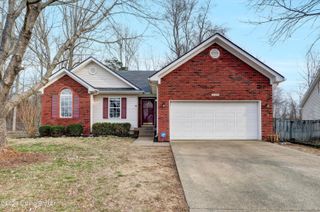 11113 Brook Bend Ct, Louisville, KY 40229
