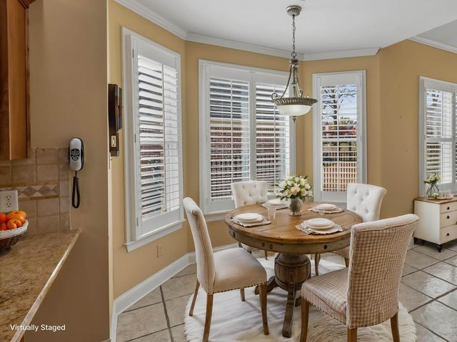 619 E WARWICK OAKS LN, Collierville, TN 38017