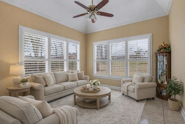 619 E WARWICK OAKS LN, Collierville, TN 38017