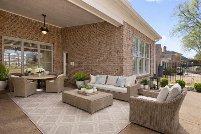 619 E WARWICK OAKS LN, Collierville, TN 38017