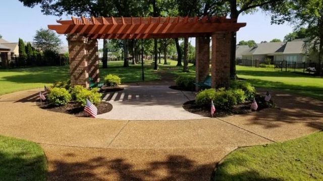 619 E WARWICK OAKS LN, Collierville, TN 38017