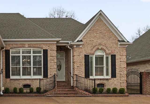 619 E WARWICK OAKS LN, Collierville, TN 38017