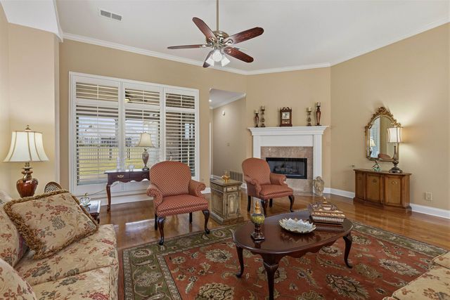 619 E WARWICK OAKS LN, Collierville, TN 38017