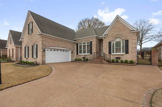 619 E WARWICK OAKS LN, Collierville, TN 38017