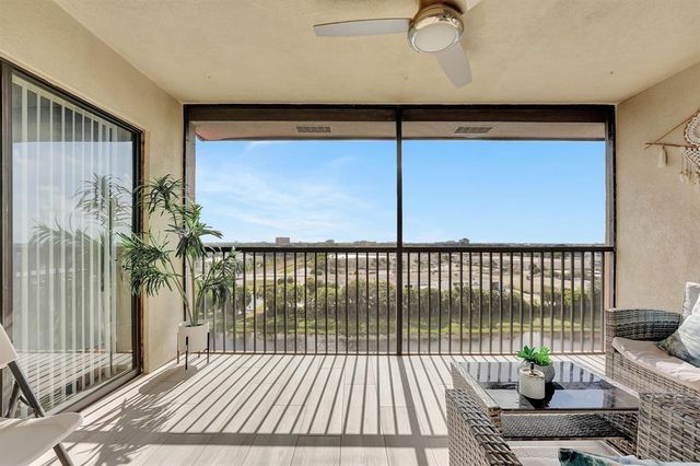 2200 S Cypress Bend Drive 905, Pompano Beach, FL 33069