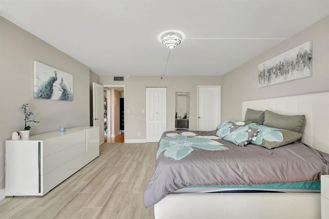 2200 S Cypress Bend Drive 905, Pompano Beach, FL 33069