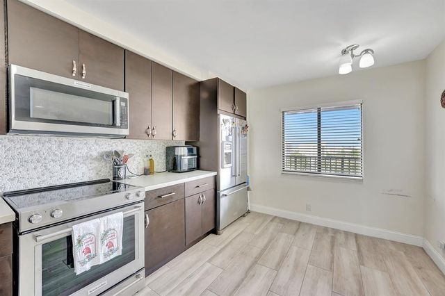 2200 S Cypress Bend Drive 905, Pompano Beach, FL 33069