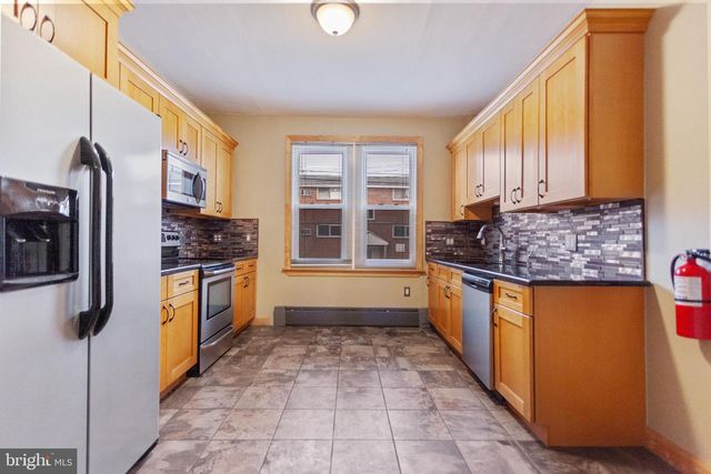 28 HARTRANFT AVE, Norristown, PA 19401