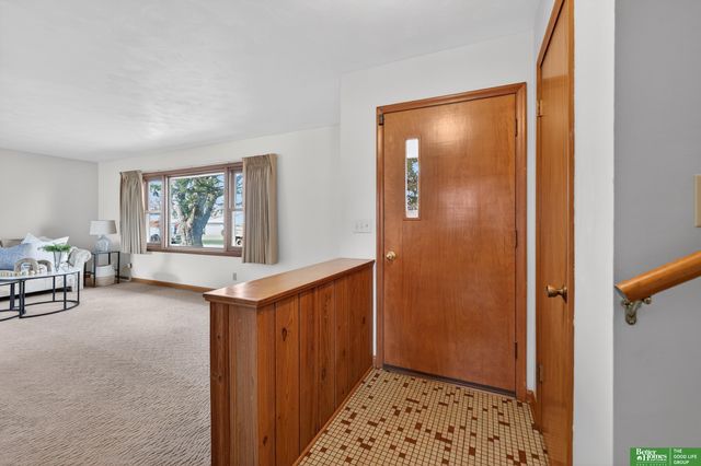 5315 Mary Street, Omaha, NE 68152