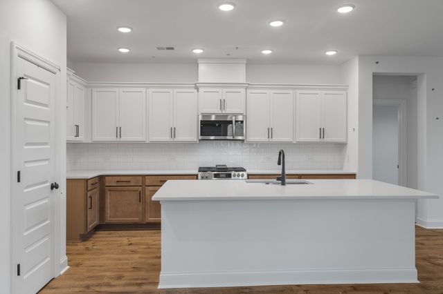 1342 Linn Cove Ct, Gallatin, TN 37066