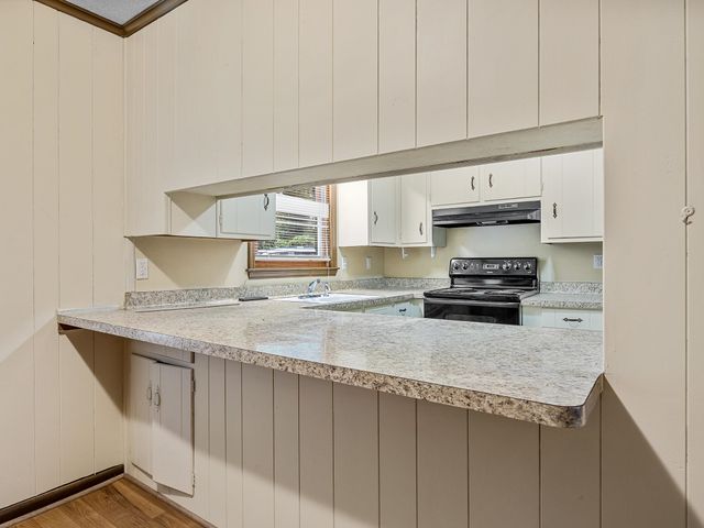 308 Pine Lake Court, Spartanburg, SC 29301