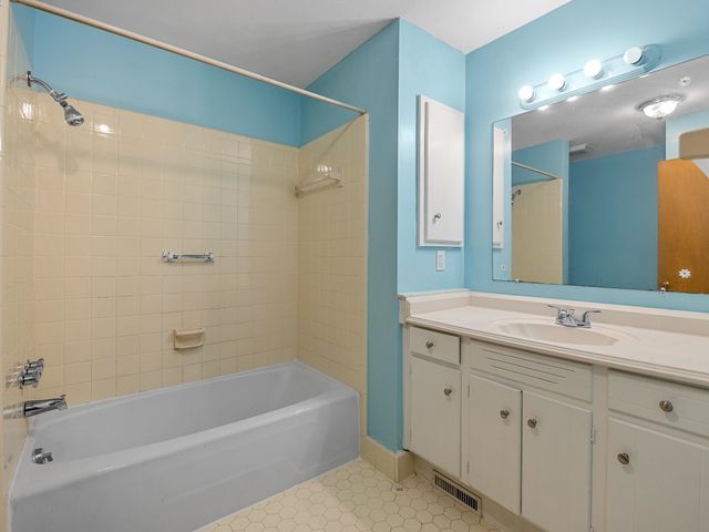 308 Pine Lake Court, Spartanburg, SC 29301