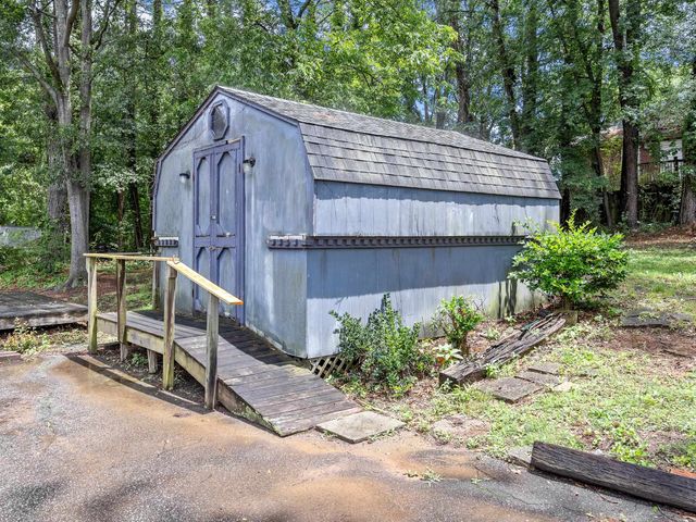 308 Pine Lake Court, Spartanburg, SC 29301