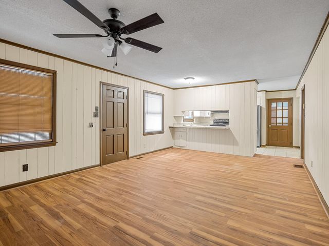 308 Pine Lake Court, Spartanburg, SC 29301