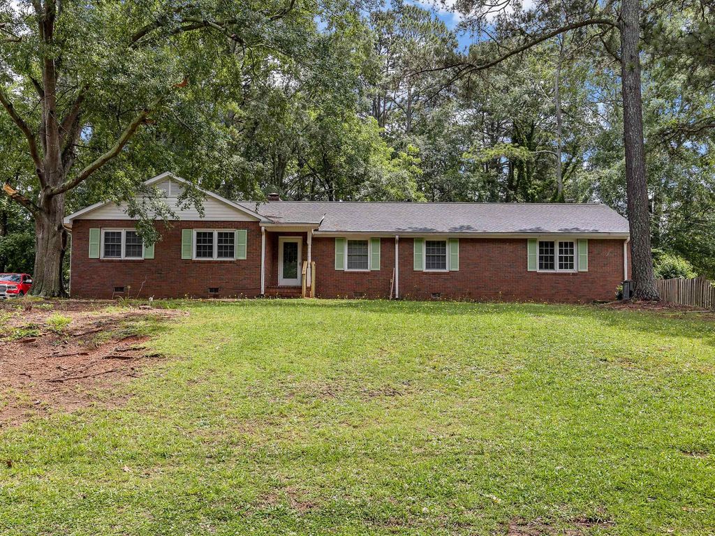 308 Pine Lake Court, Spartanburg, SC 29301