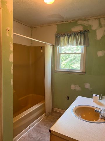 109 Berry Road, Boiling Springs, SC 29316