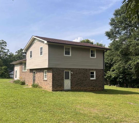 109 Berry Road, Boiling Springs, SC 29316