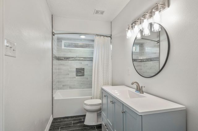 2919 Lake View Drive, Missouri City, TX 77459