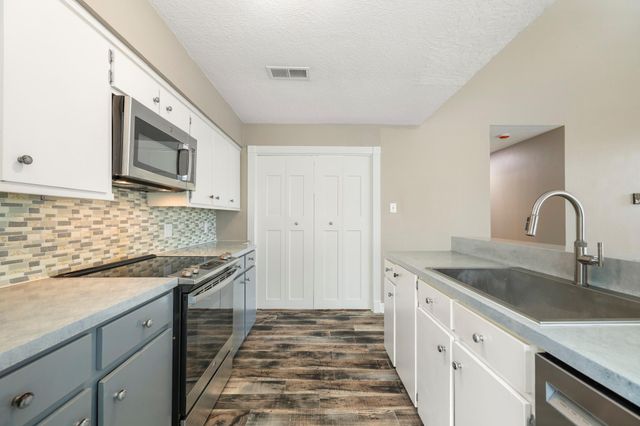 2919 Lake View Drive, Missouri City, TX 77459