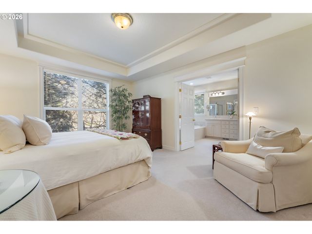 6321 Sw CANBY St, Portland, OR 97219