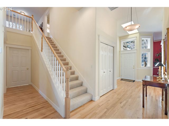 6321 Sw CANBY St, Portland, OR 97219