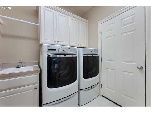 6321 Sw CANBY St, Portland, OR 97219