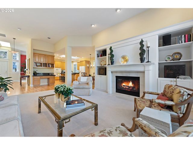 6321 Sw CANBY St, Portland, OR 97219