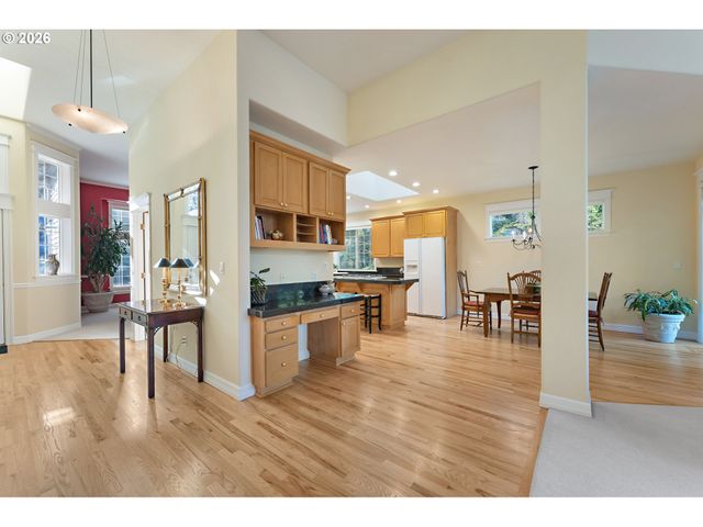 6321 Sw CANBY St, Portland, OR 97219