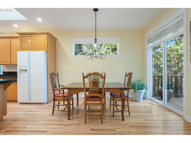 6321 Sw CANBY St, Portland, OR 97219