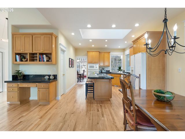 6321 Sw CANBY St, Portland, OR 97219