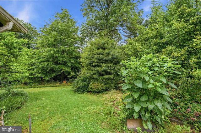 4920 BROOK HILLS DR, Annandale, VA 22003