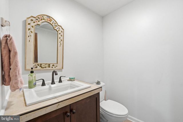 4920 BROOK HILLS DR, Annandale, VA 22003