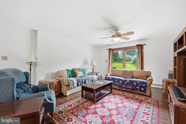 4920 BROOK HILLS DR, Annandale, VA 22003