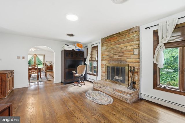 4920 BROOK HILLS DR, Annandale, VA 22003
