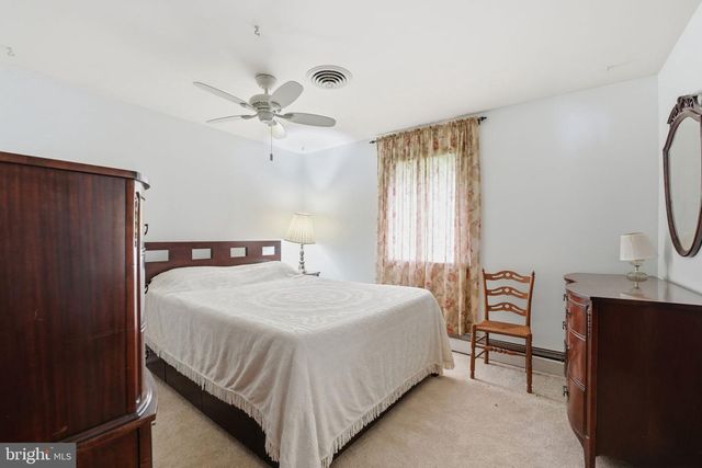 4920 BROOK HILLS DR, Annandale, VA 22003