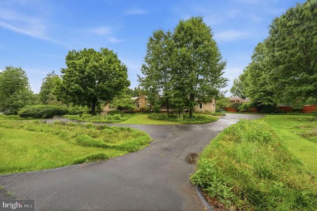 4920 BROOK HILLS DR, Annandale, VA 22003