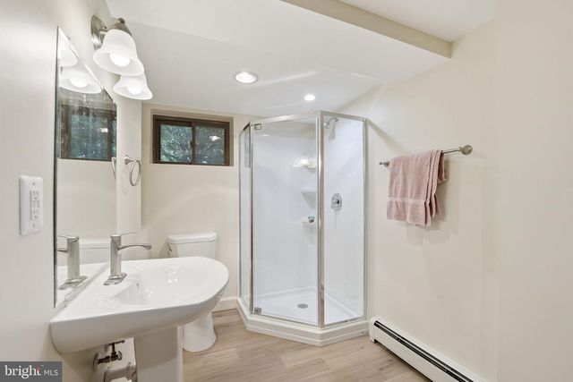 4920 BROOK HILLS DR, Annandale, VA 22003