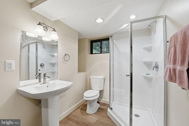 4920 BROOK HILLS DR, Annandale, VA 22003