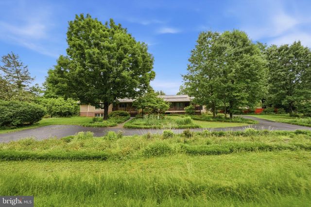 4920 BROOK HILLS DR, Annandale, VA 22003