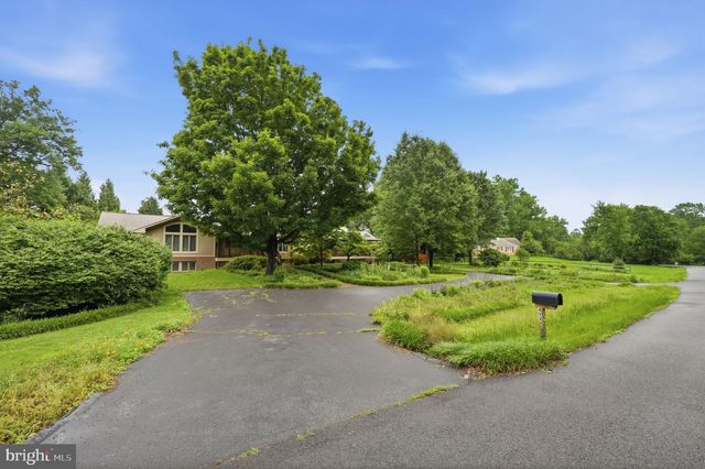 4920 BROOK HILLS DR, Annandale, VA 22003